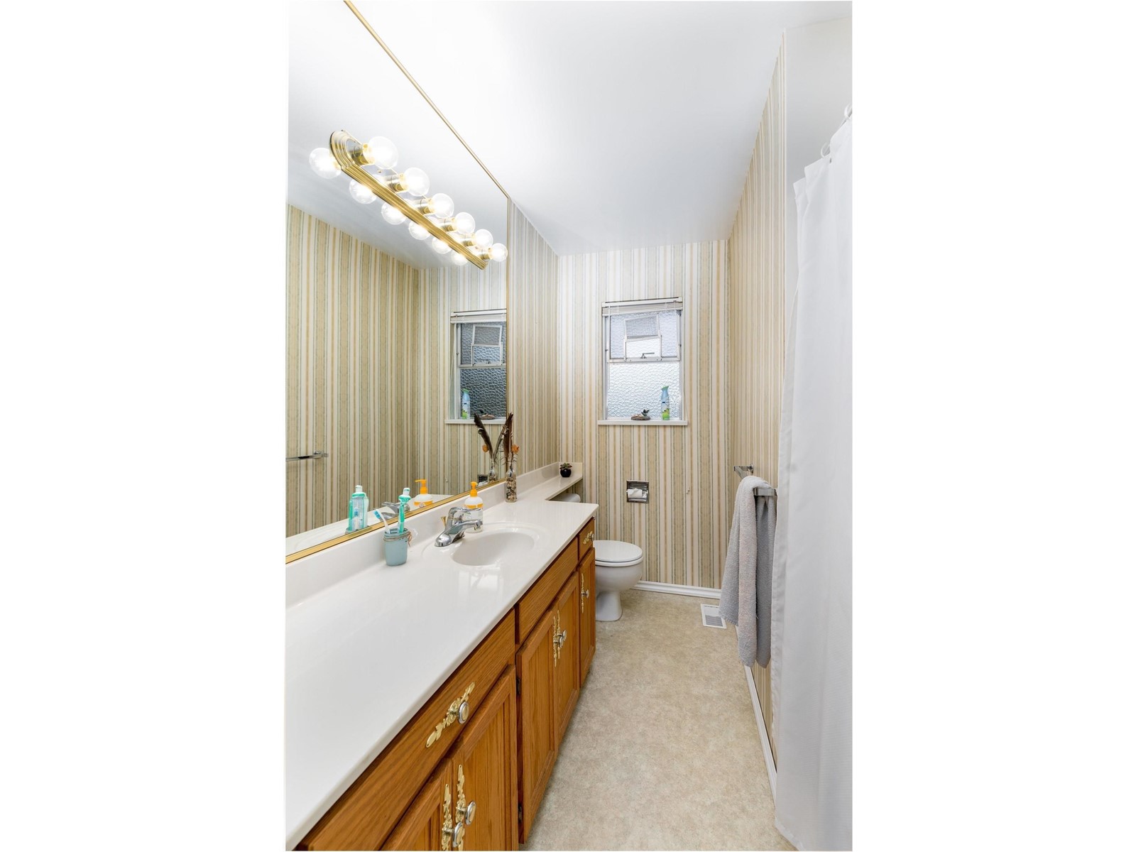 Photo 10 of 11275 Kendale Way, Delta BC