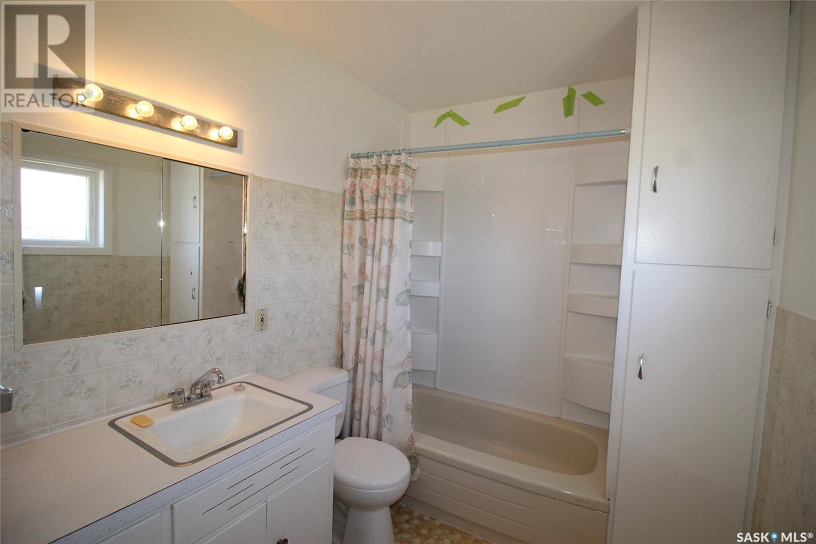 Photo 12 of 710 Railway Avenue, Arlington Rm No 79 SK
