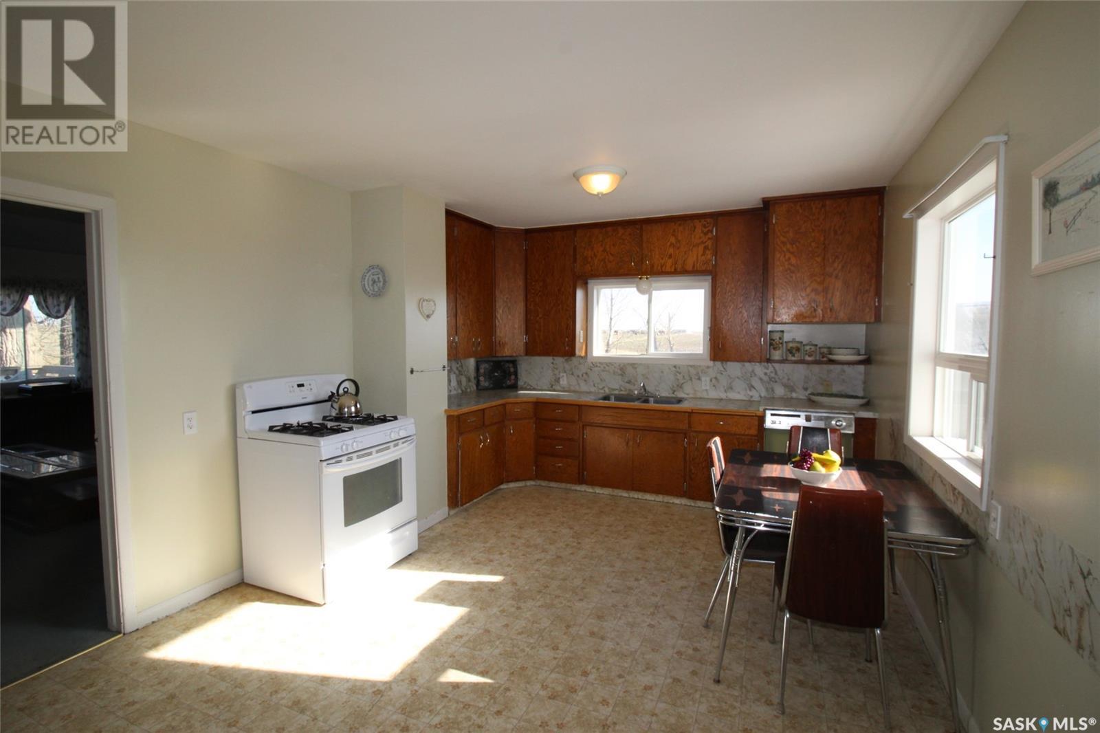 Photo 31 of 710 Railway Avenue, Arlington Rm No 79 SK