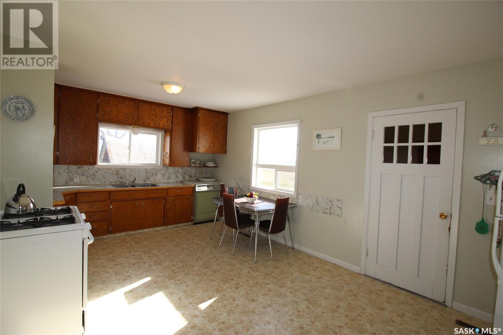 Photo 7 of 710 Railway Avenue, Arlington Rm No 79 SK