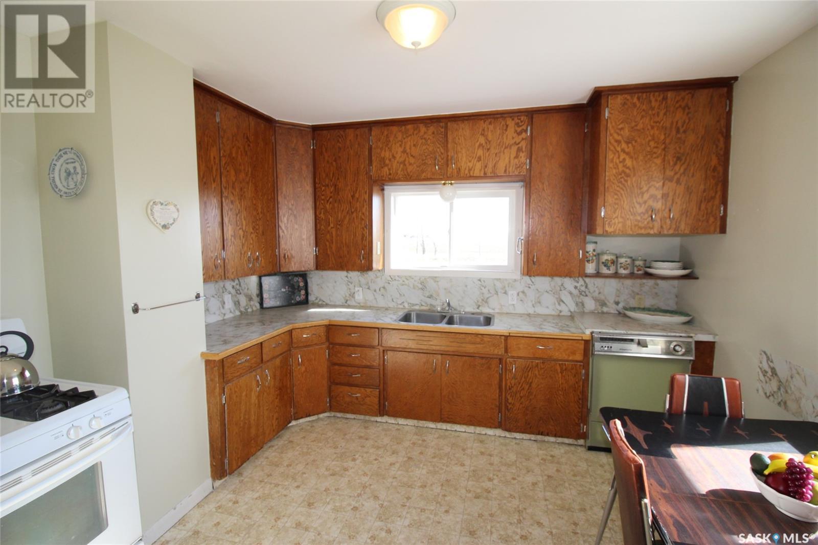 Photo 24 of 710 Railway Avenue, Arlington Rm No 79 SK
