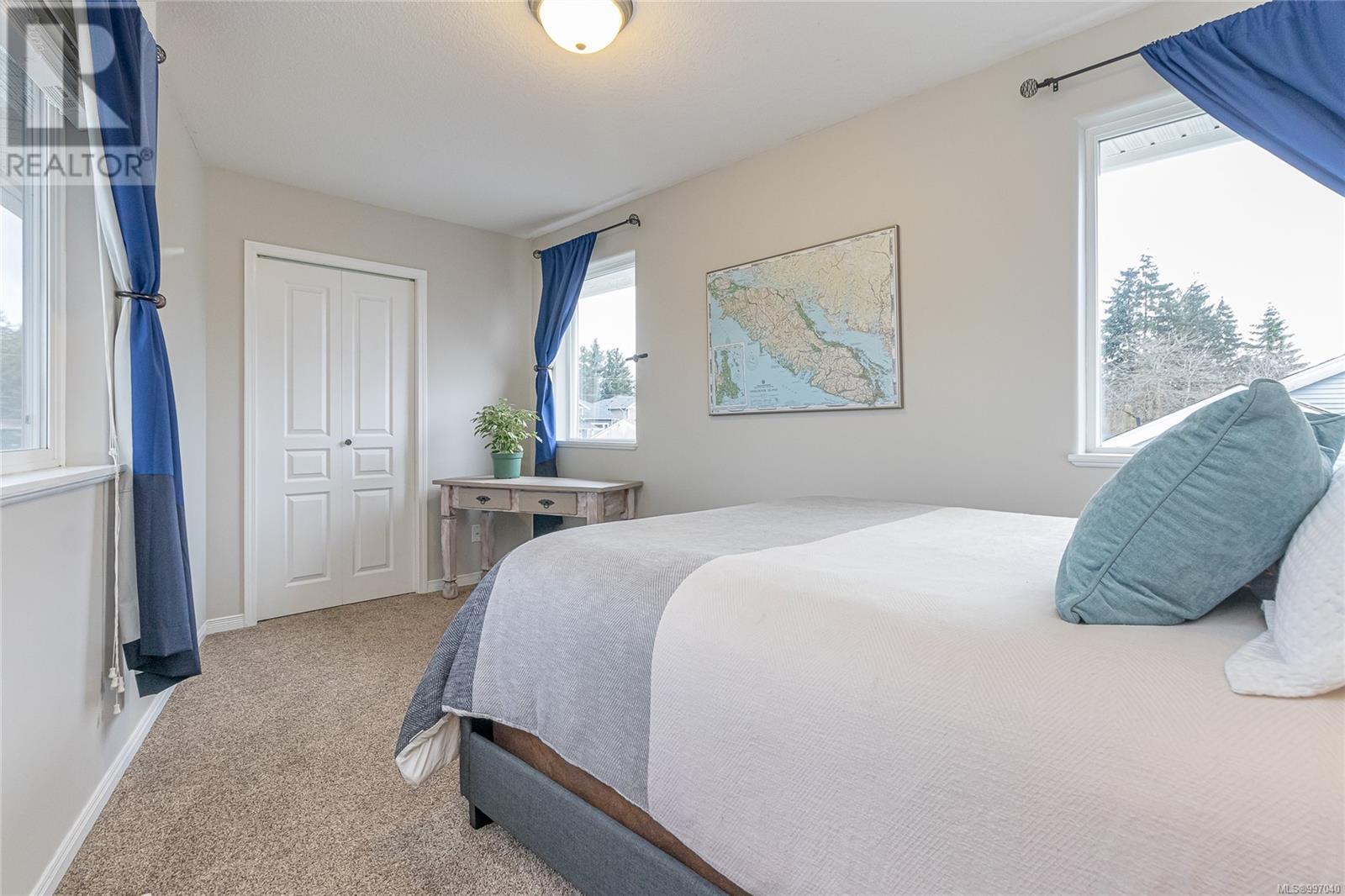3886 Victoria Ave, Nanaimo