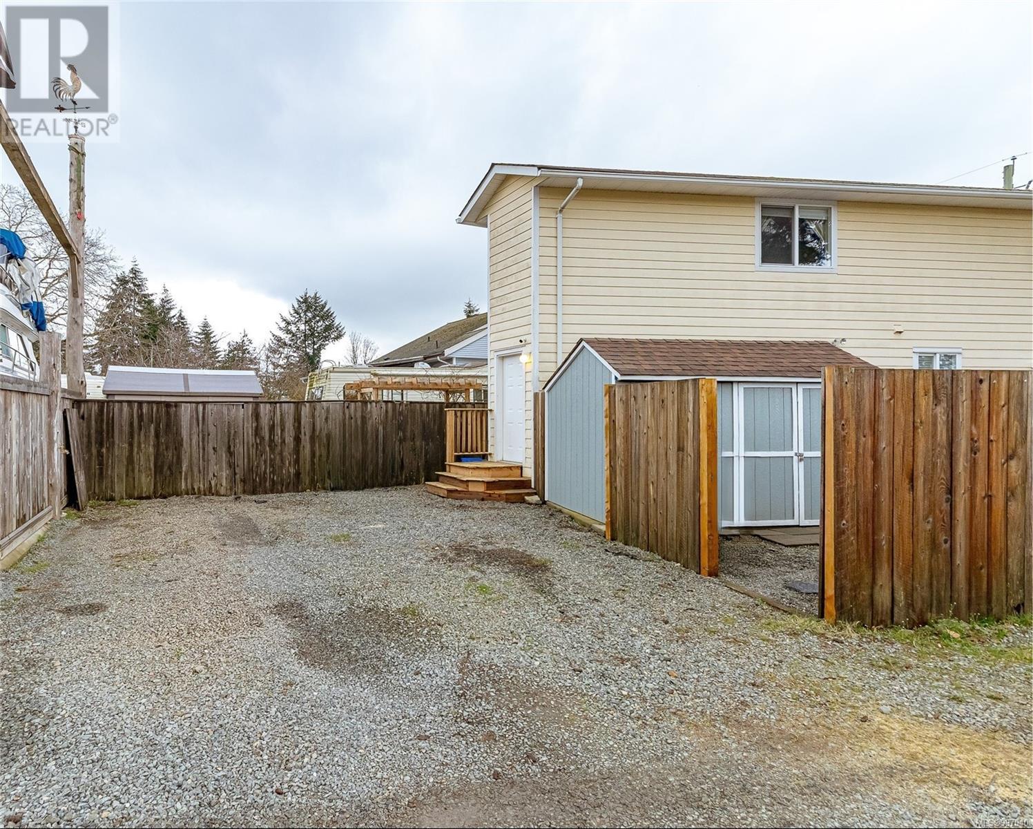 3886 Victoria Ave, Nanaimo