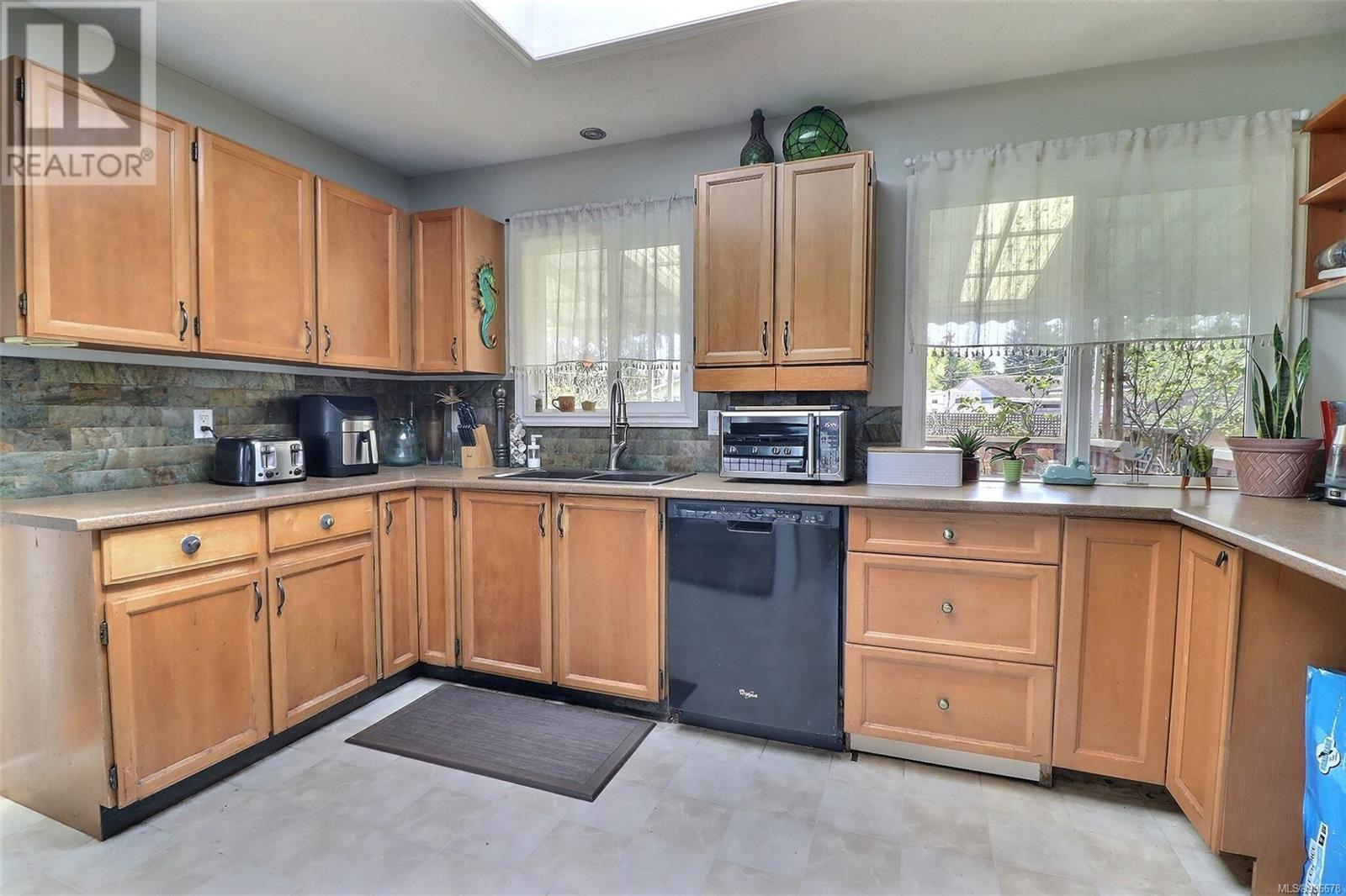 1536 Juan De Fuca Blvd, Parksville