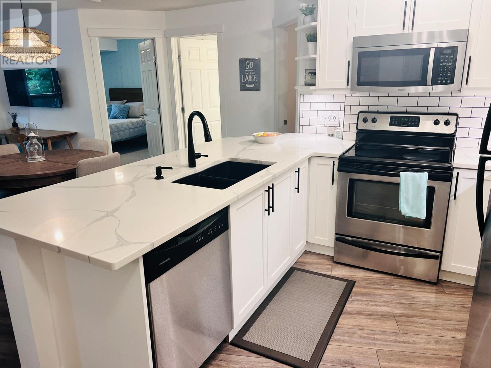 205 THIRD Avenue Unit# 2217, Invermere