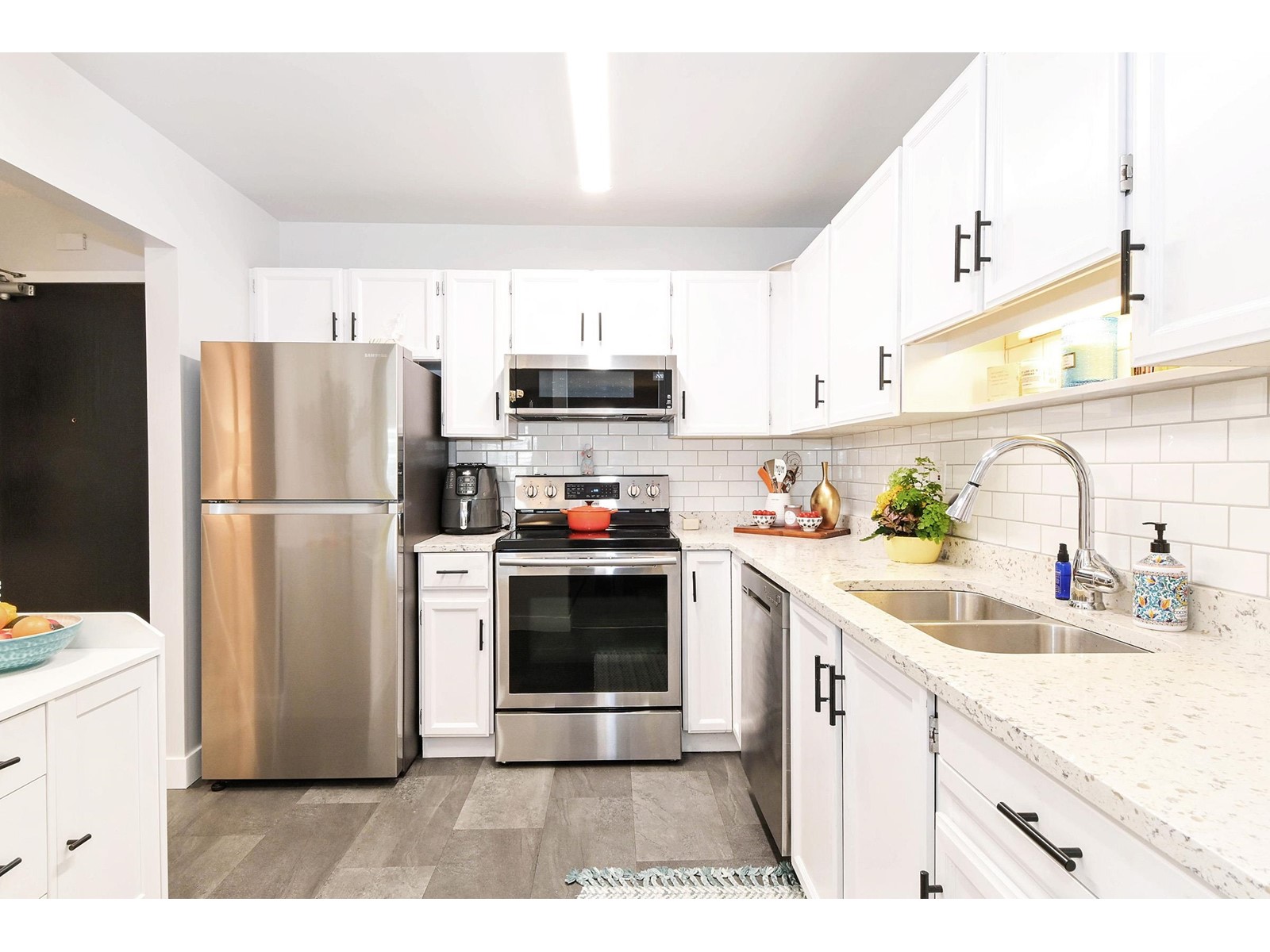 302 1355 WINTER STREET, White Rock