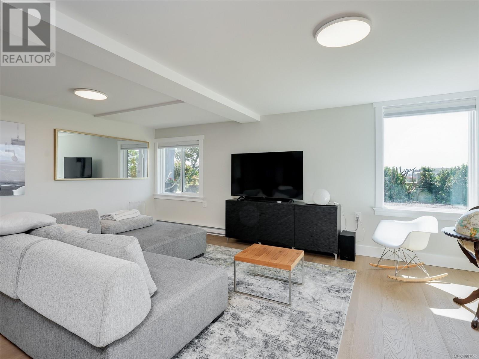  402 Dallas Road, Victoria