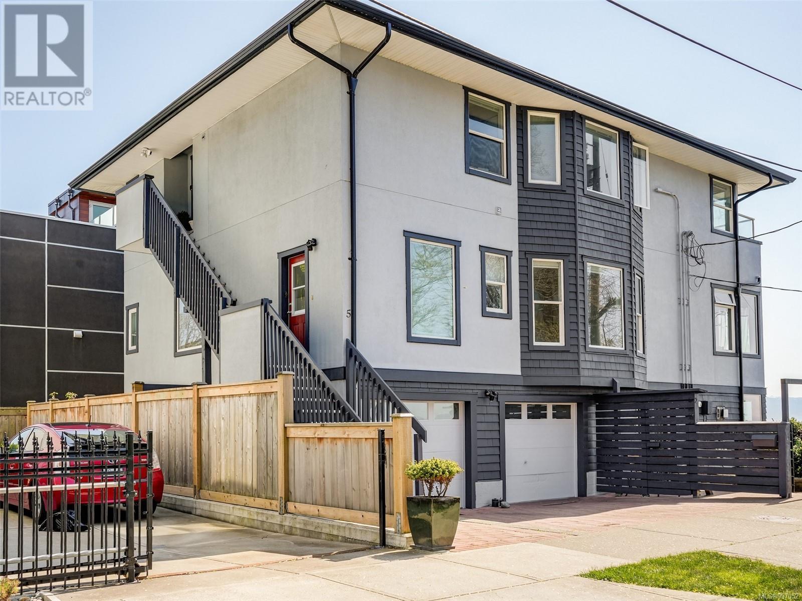  402 Dallas Road, Victoria