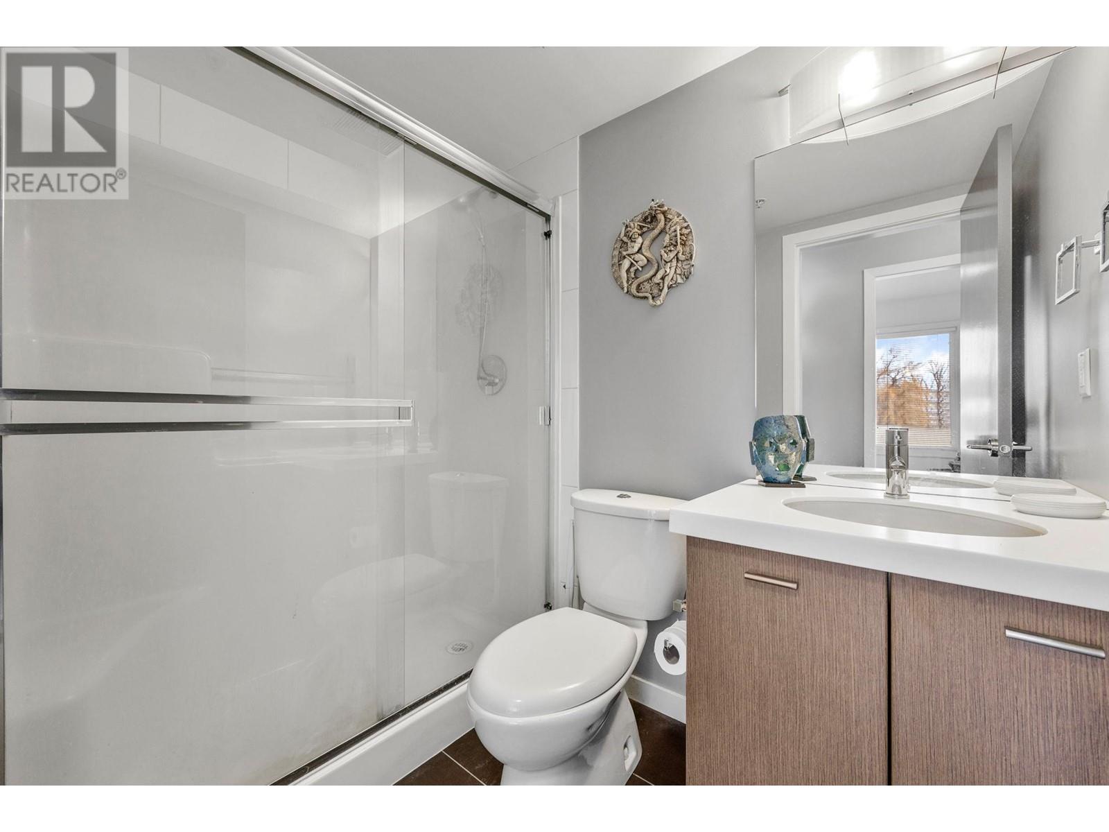 222 1550 Dickson Avenue, Kelowna