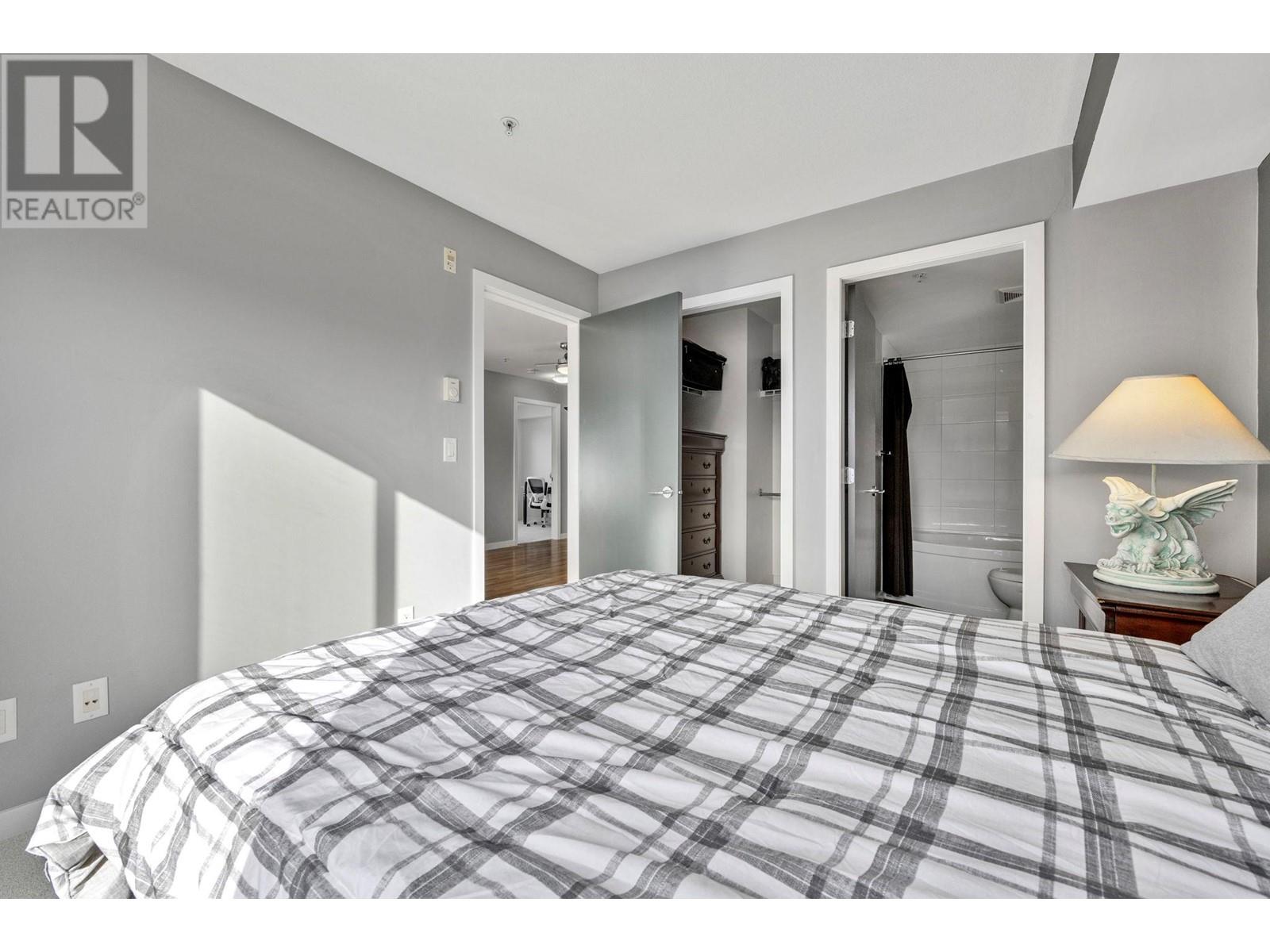 222 1550 Dickson Avenue, Kelowna