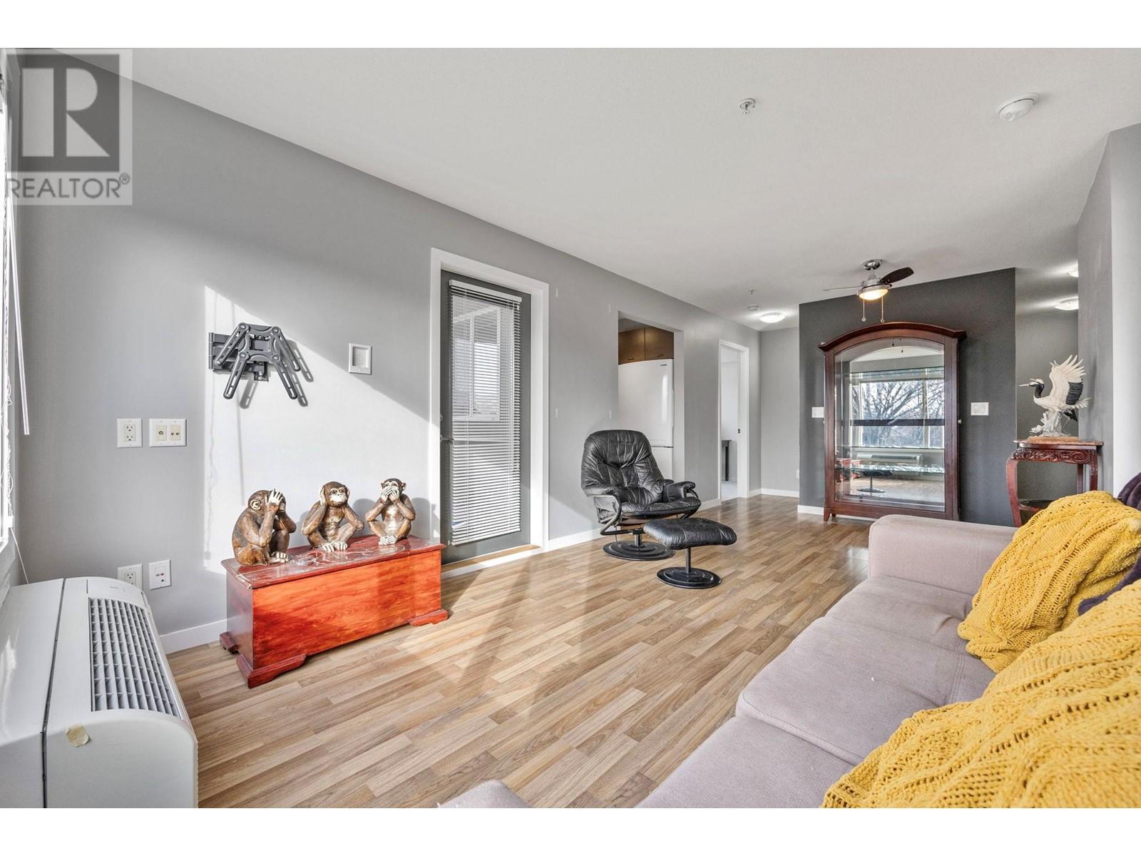 222 1550 Dickson Avenue, Kelowna