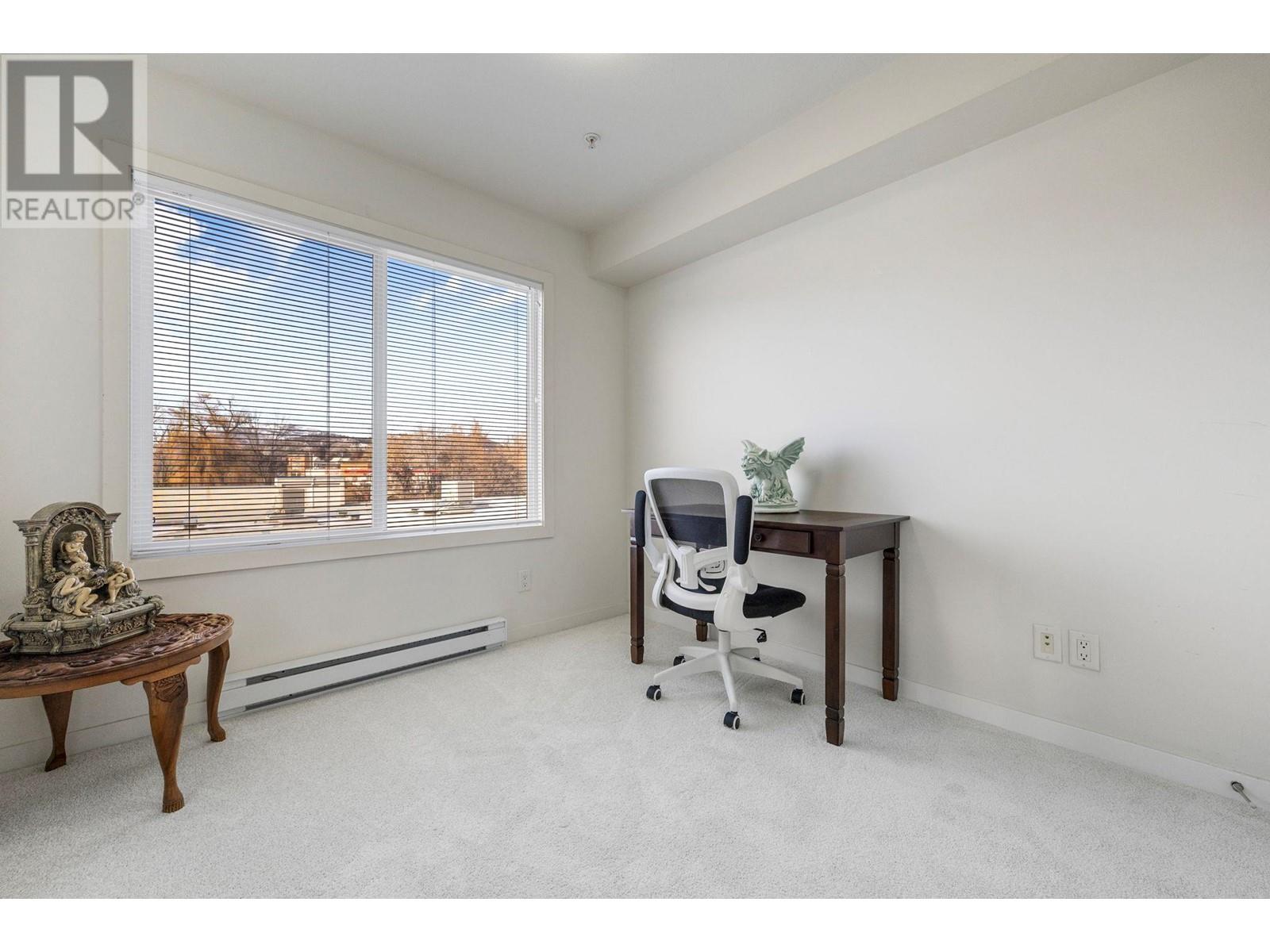 222 1550 Dickson Avenue, Kelowna