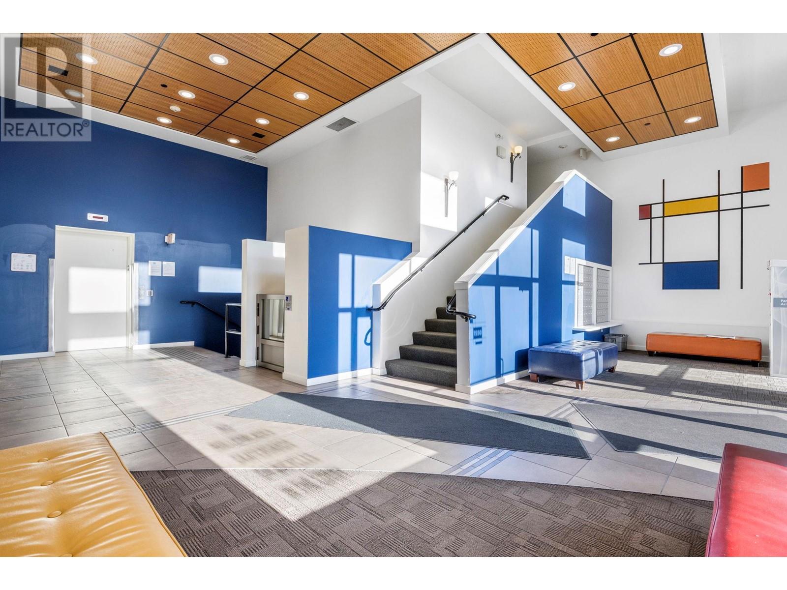 222 1550 Dickson Avenue, Kelowna