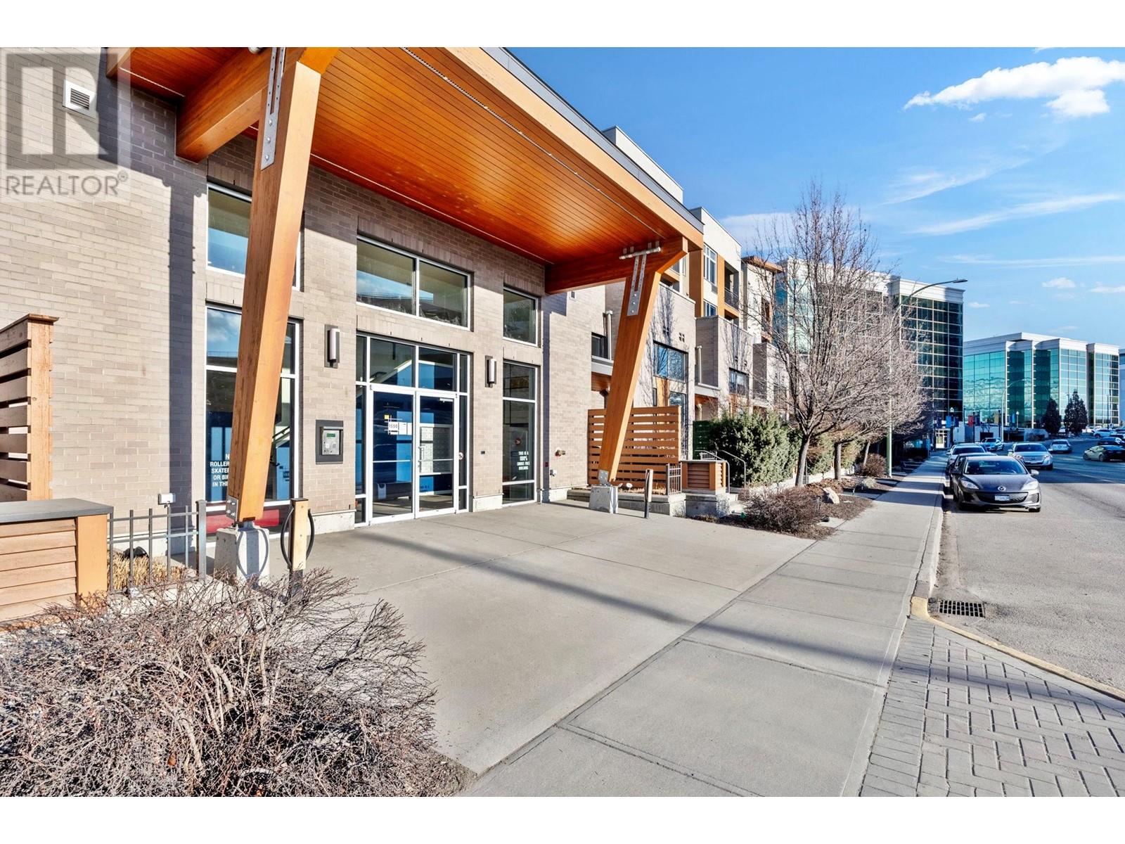 222 1550 Dickson Avenue, Kelowna