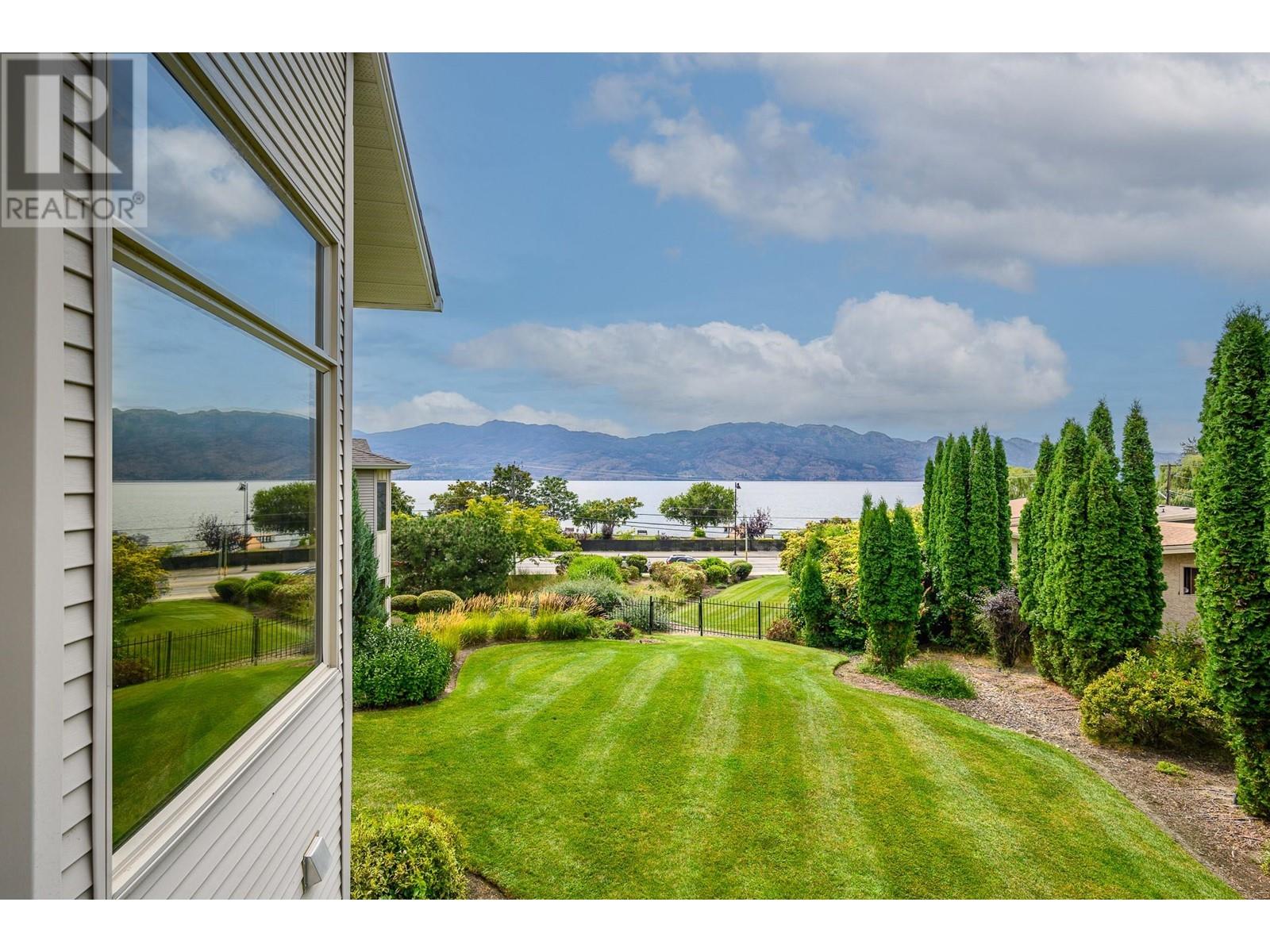 2 2100 Boucherie Road, West Kelowna