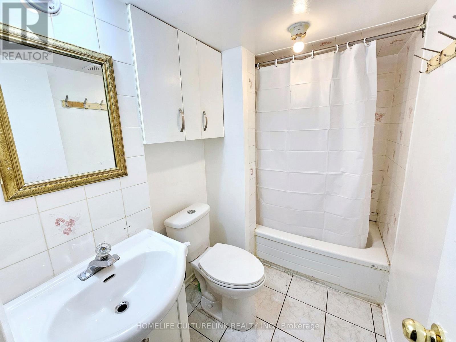 Photo 10 of Bsmt 20 Karen Miles Crescent, Markham ON