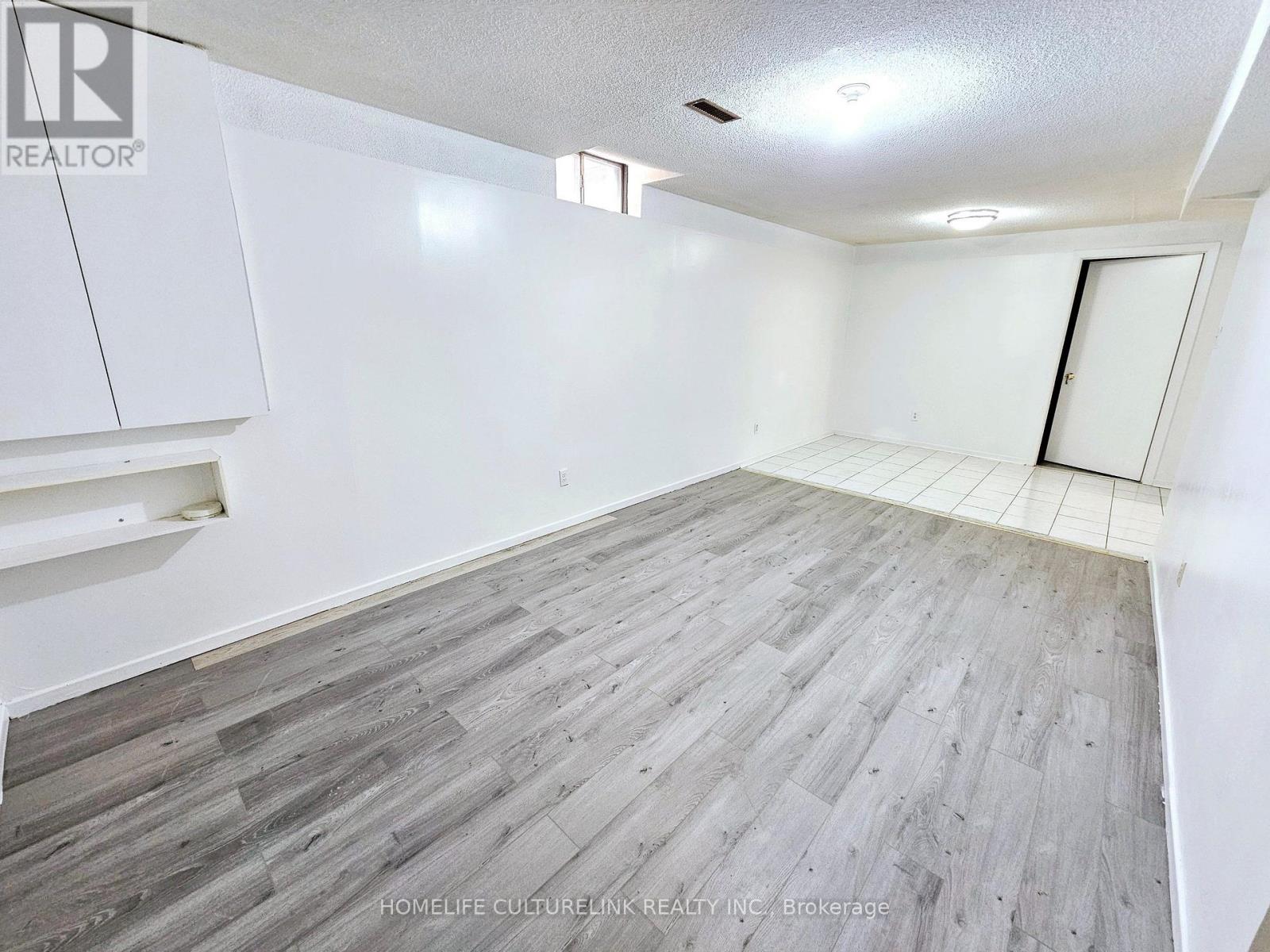 Photo 8 of Bsmt 20 Karen Miles Crescent, Markham ON