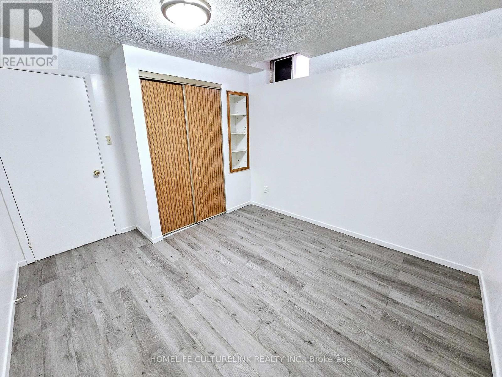 Photo 6 of Bsmt 20 Karen Miles Crescent, Markham ON