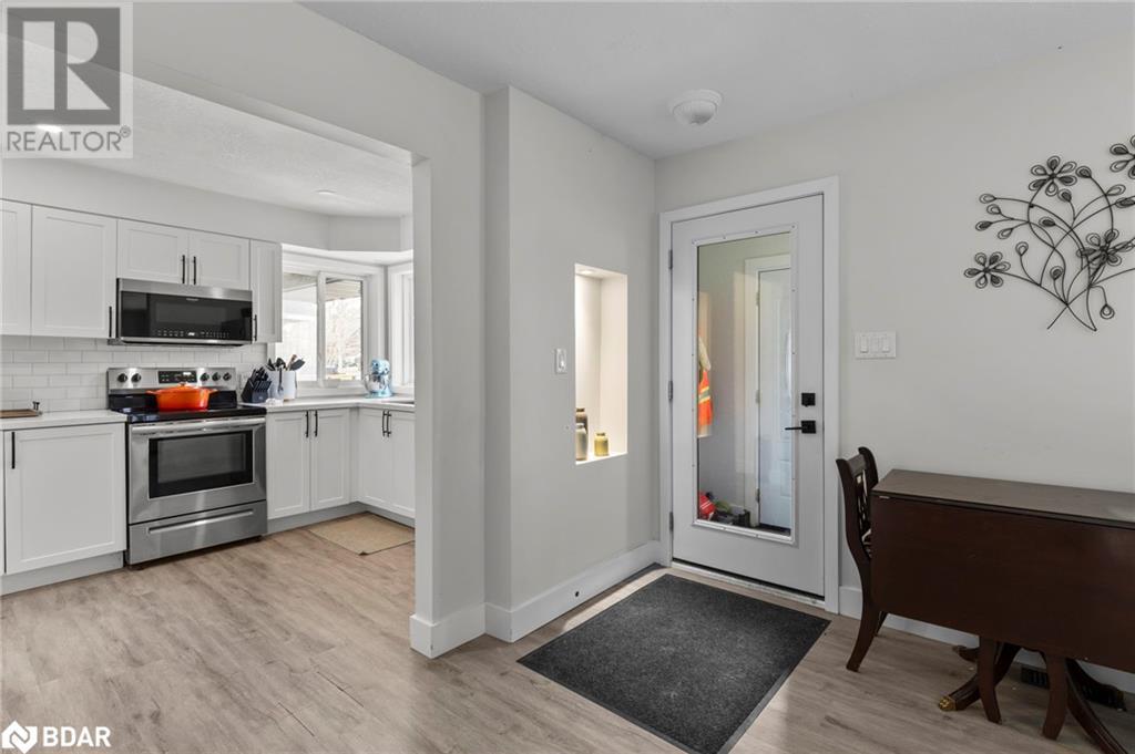 Photo 23 of 99 Wellington Street E, Barrie ON