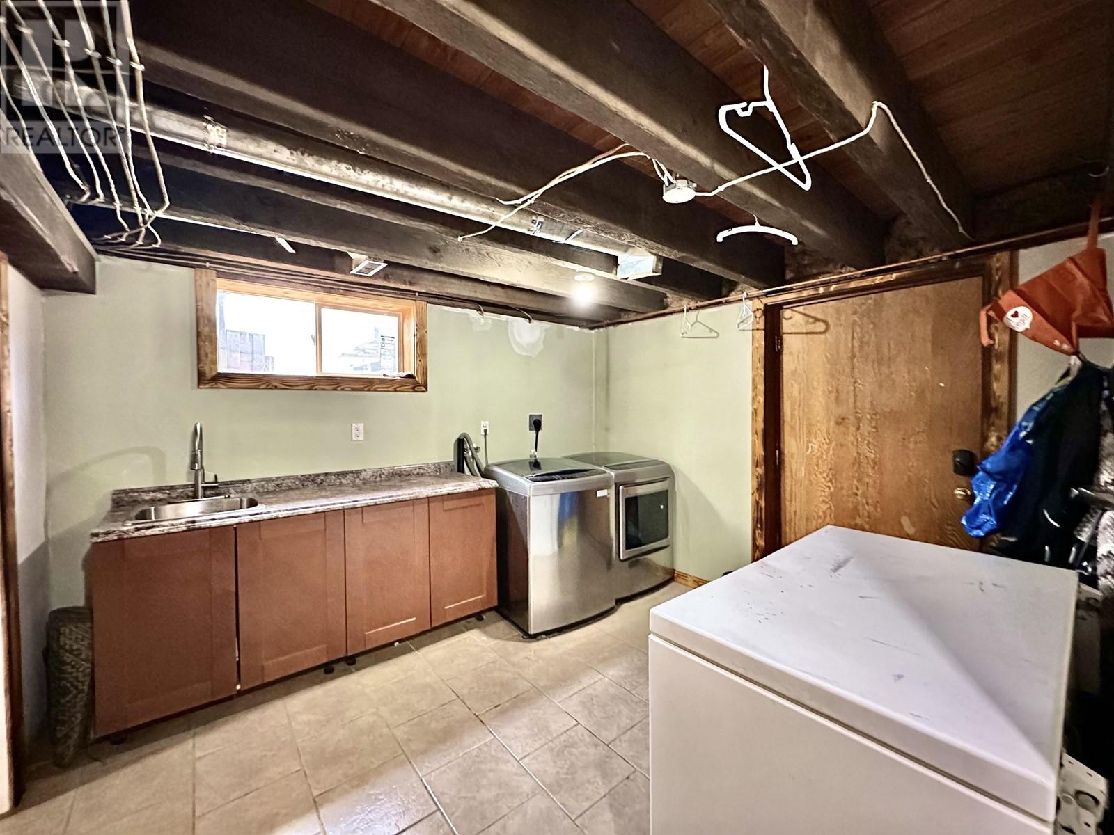 1100 7TH AVENUE, Valemount