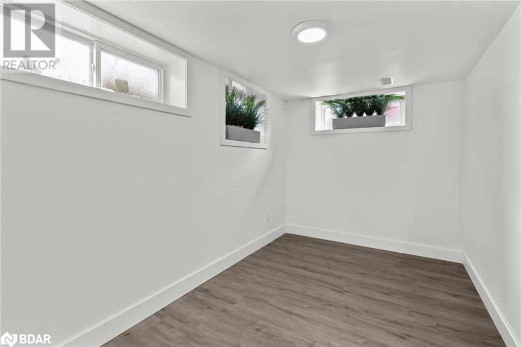 Photo 24 of 99 Wellington Street E, Barrie ON