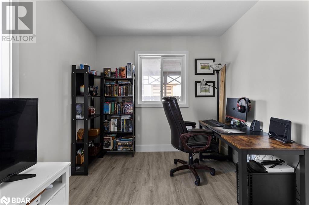 Photo 36 of 99 Wellington Street E, Barrie ON