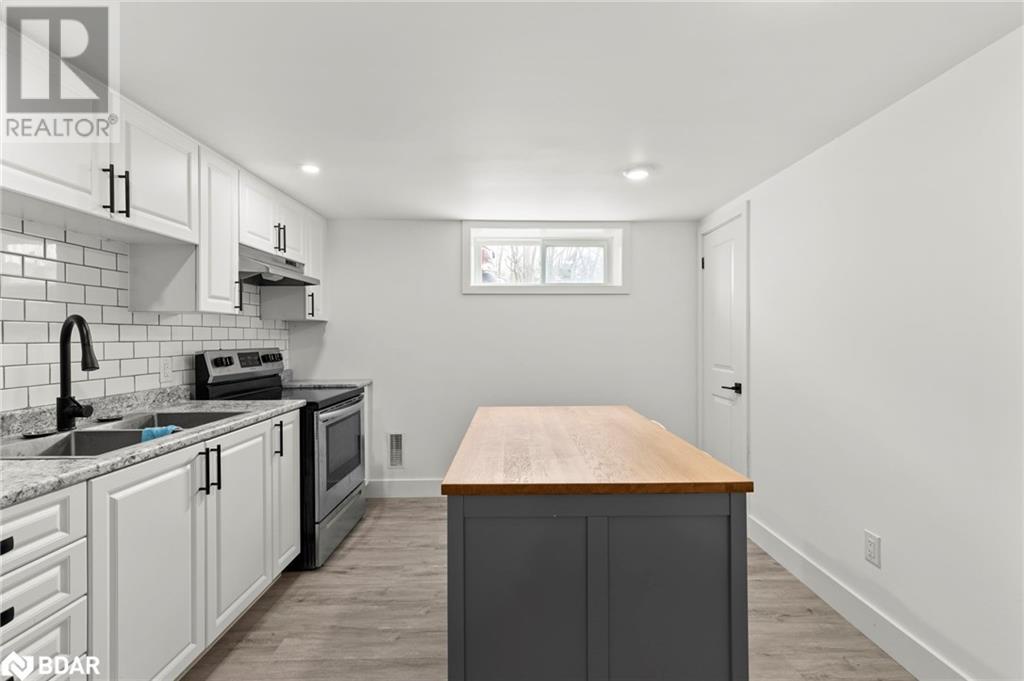 Photo 45 of 99 Wellington Street E, Barrie ON
