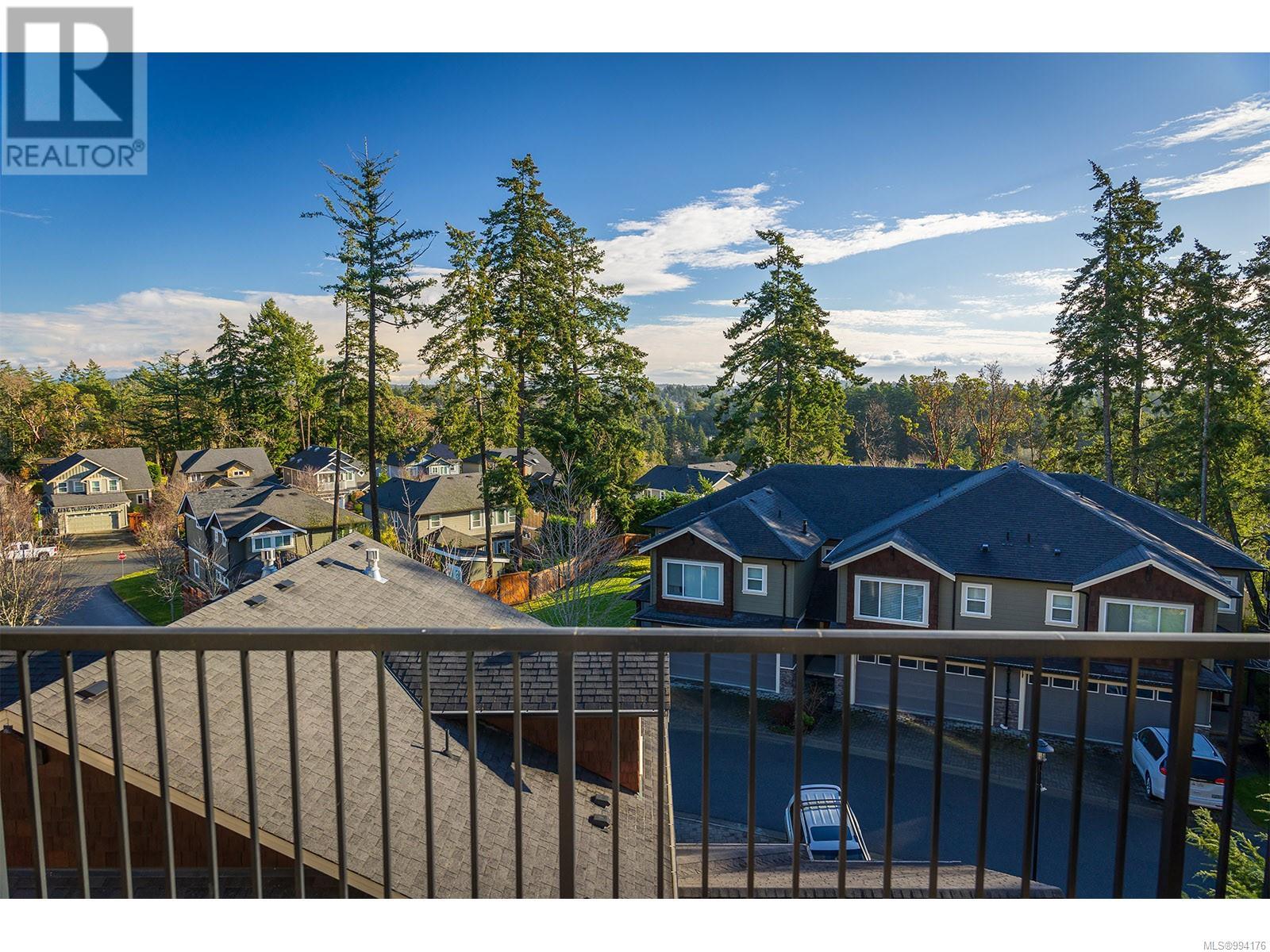 18 2319 Chilco Rd, View Royal