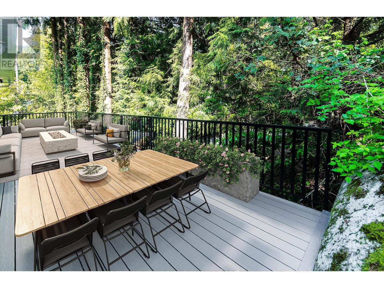 4002 BAYRIDGE AVENUE, West Vancouver