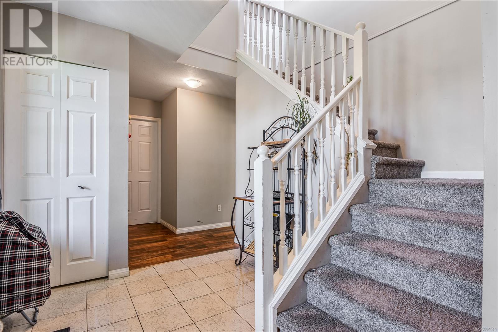 802 Georgia Dr, Campbell River