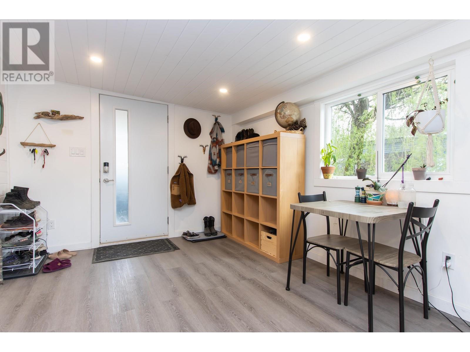 24 40157 GOVERNMENT ROAD, Squamish real estate listing R2996247