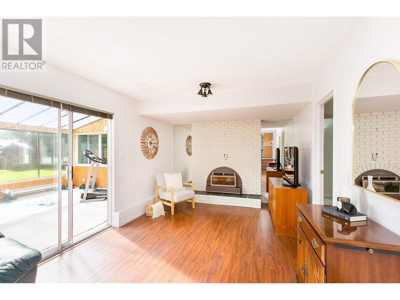 1601 PLATT CRESCENT, North Vancouver