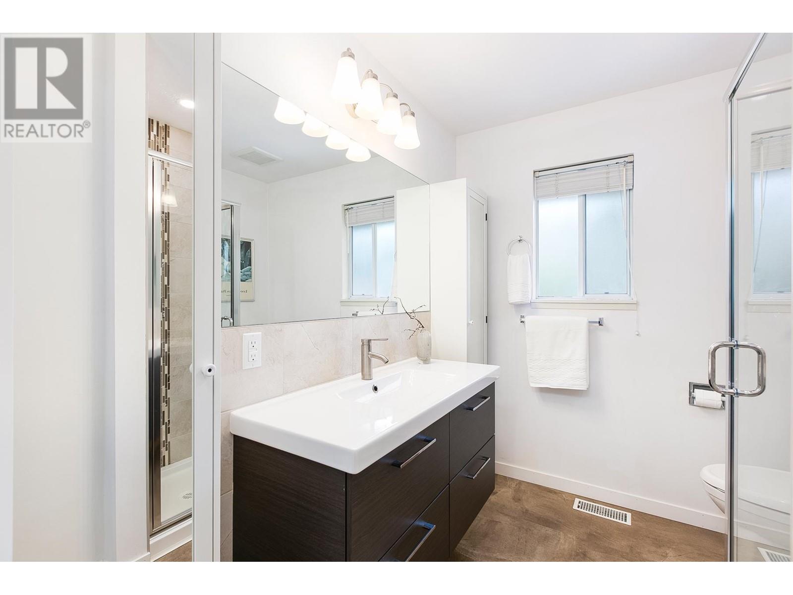 1601 PLATT CRESCENT, North Vancouver