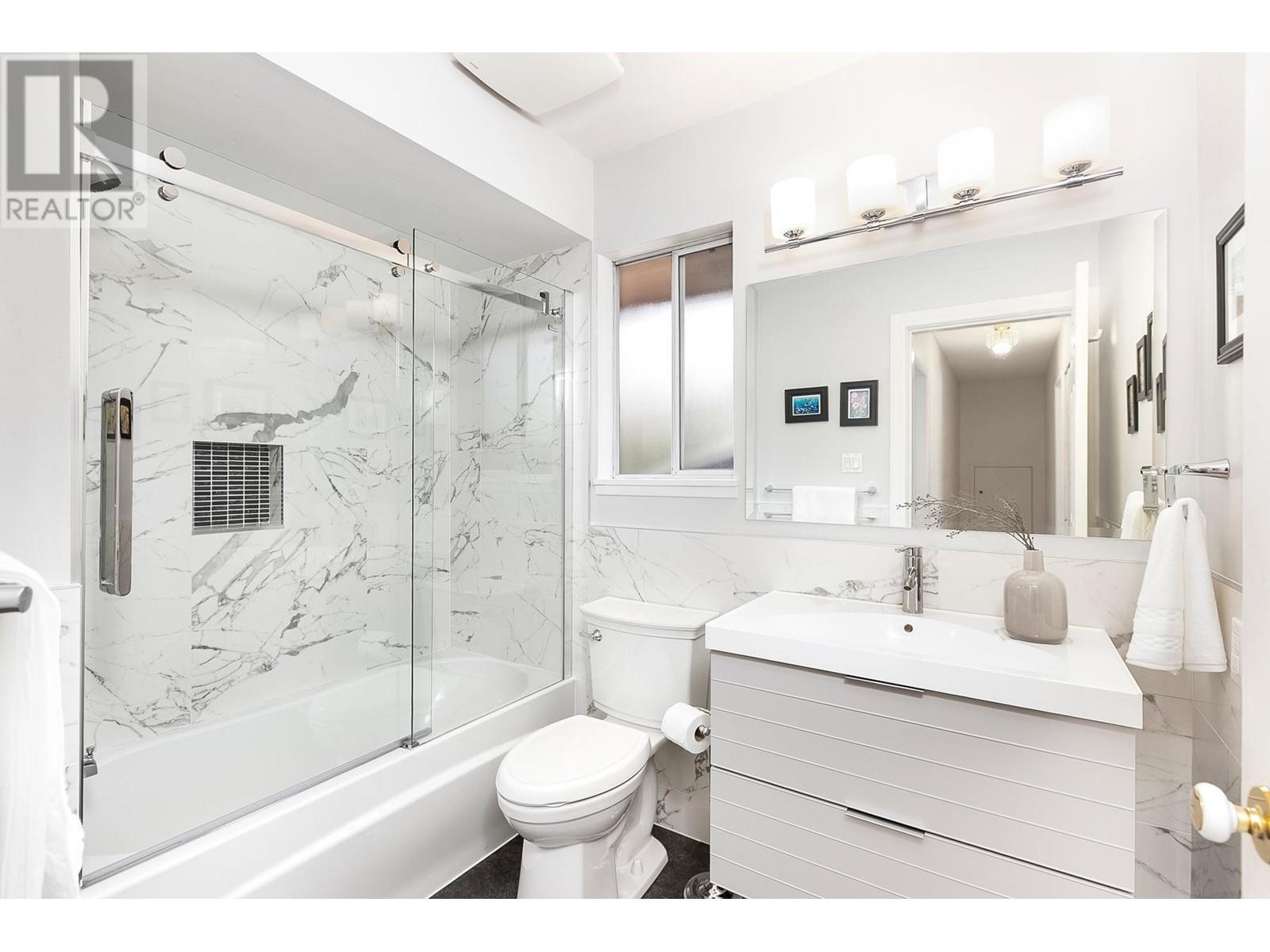 1601 PLATT CRESCENT, North Vancouver