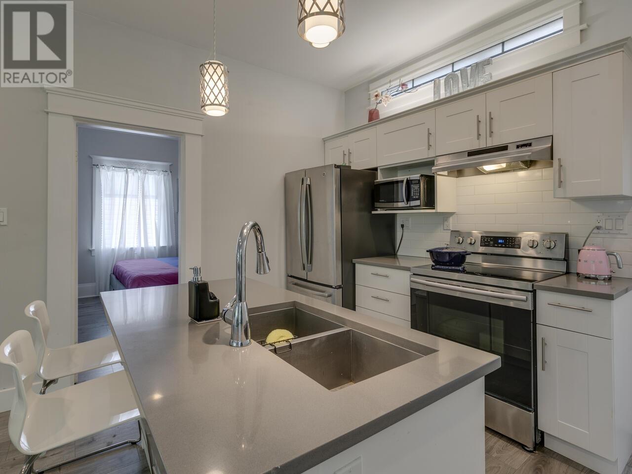 1577 E 26TH AVENUE, Vancouver
