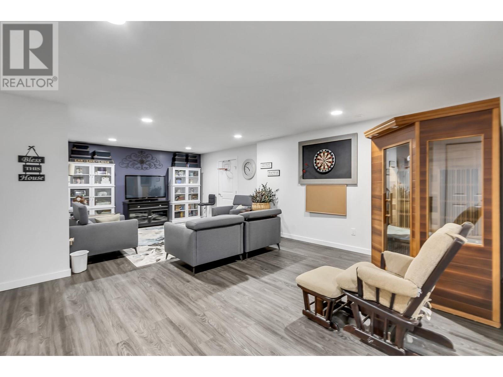 8458 WESTCREST DRIVE, Prince George