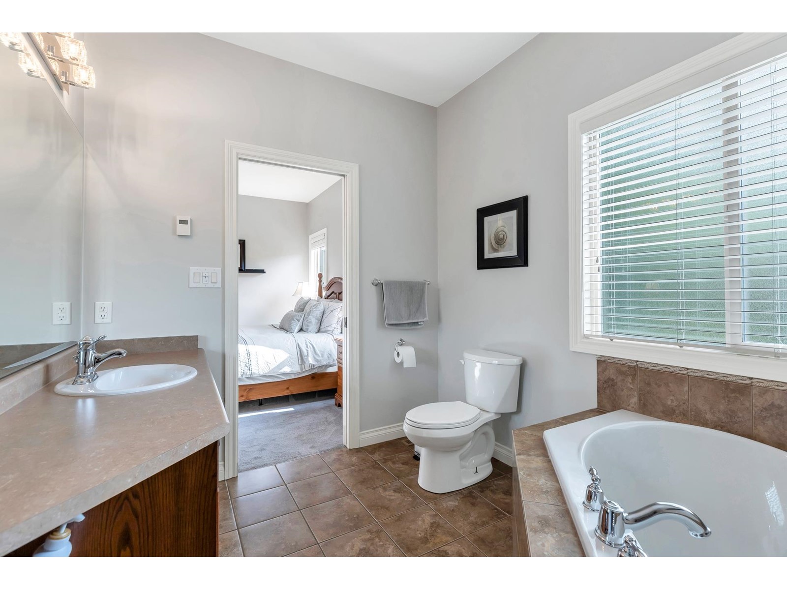 464 NAISMITH AVENUE, Harrison Hot Springs, Harrison Hot Springs