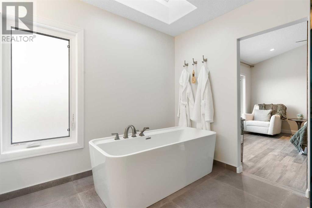 150 Riviera View, Cochrane