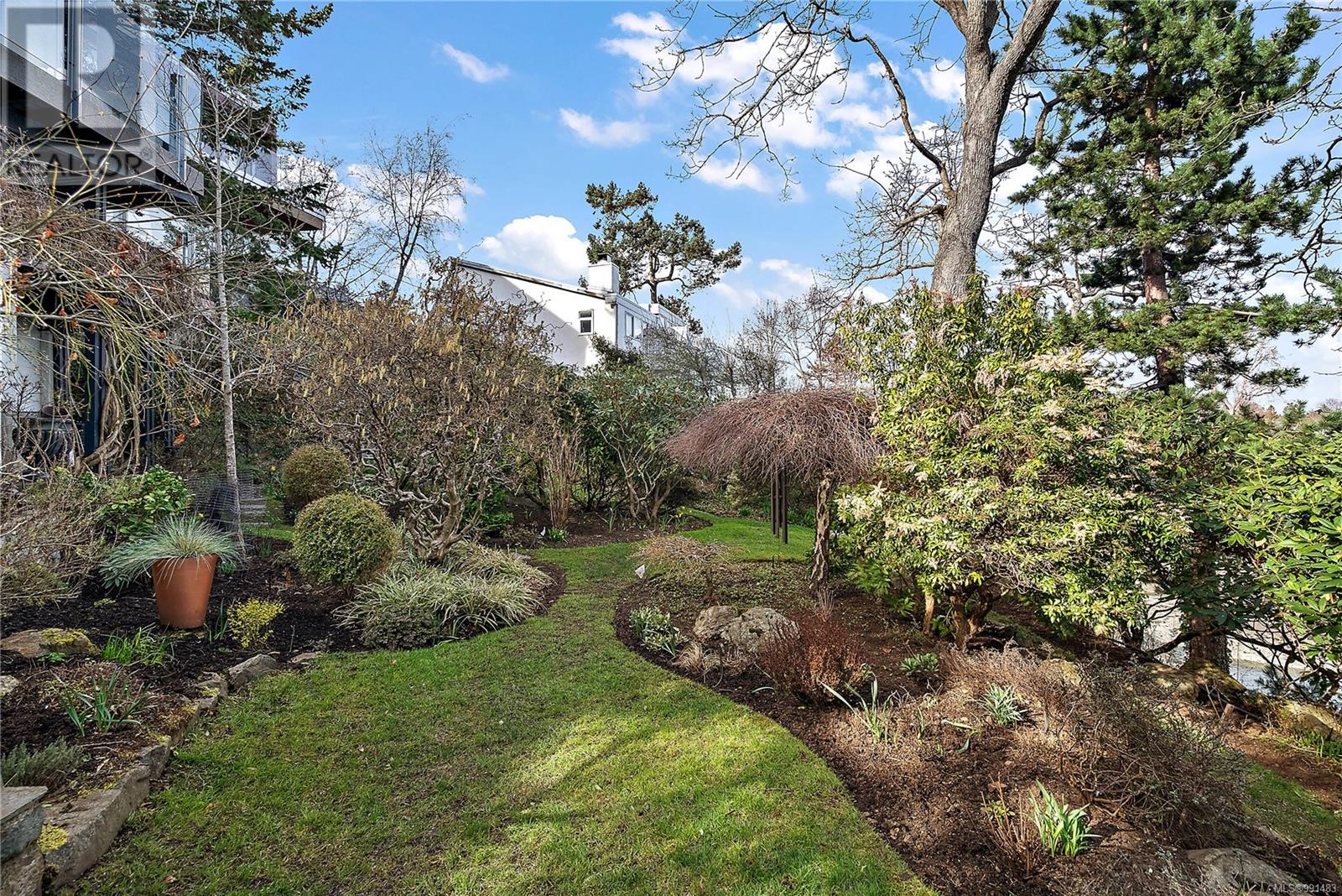 315 King George Terr, Oak Bay