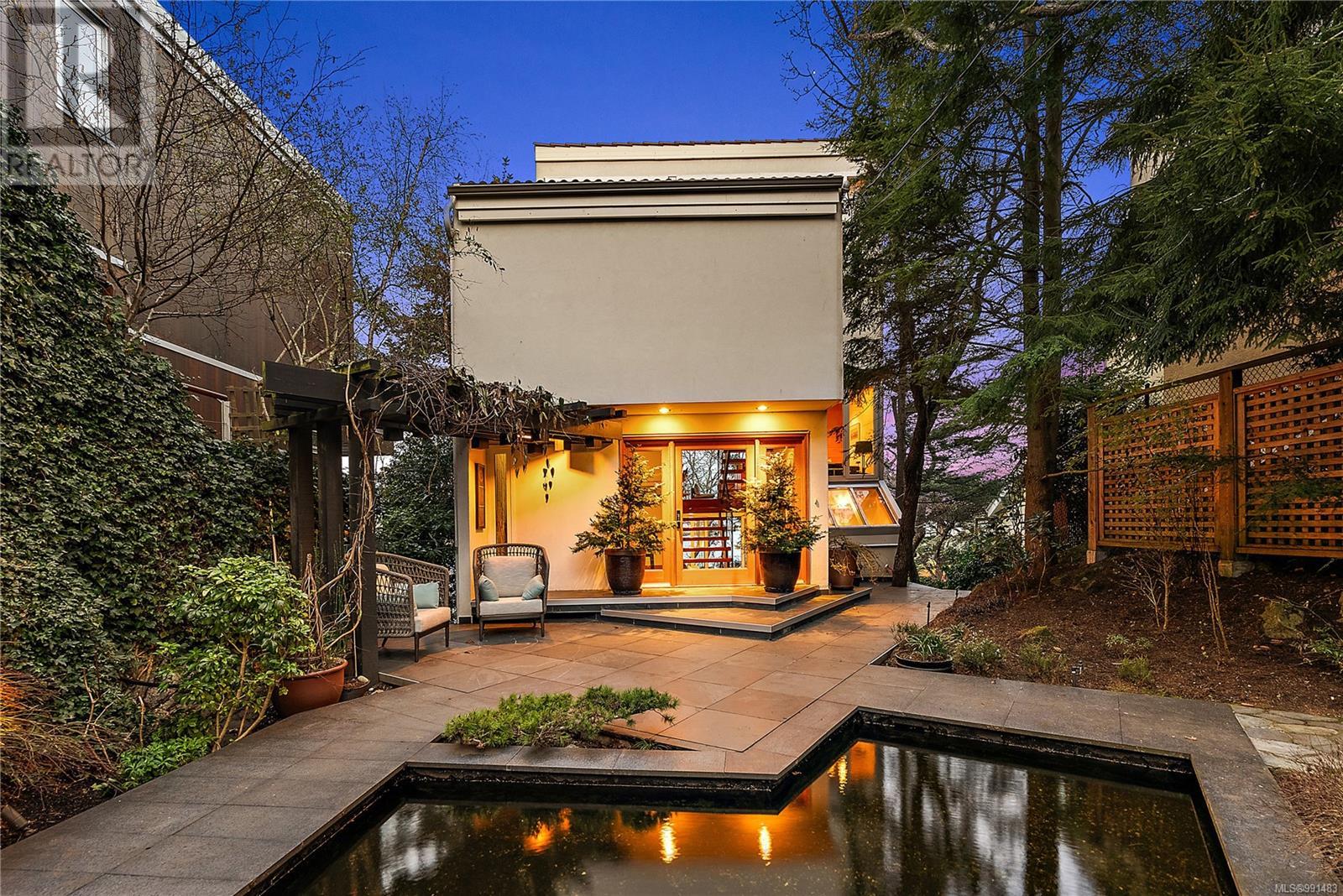 315 King George Terr, Oak Bay