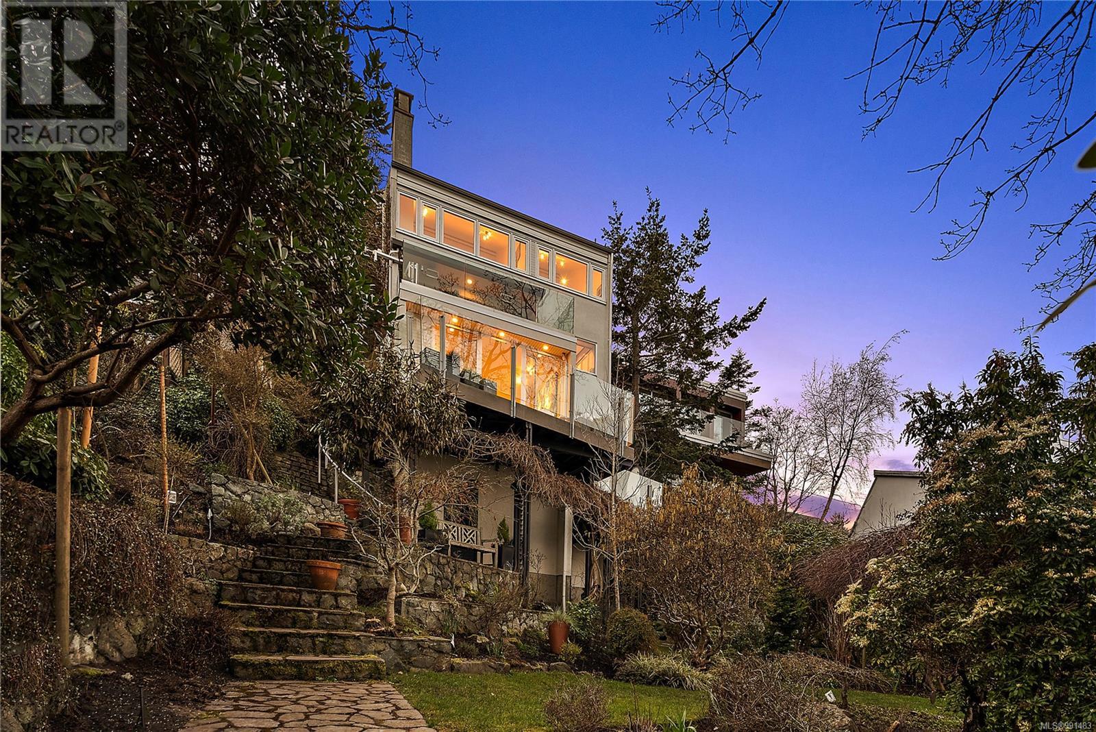 315 King George Terr, Oak Bay