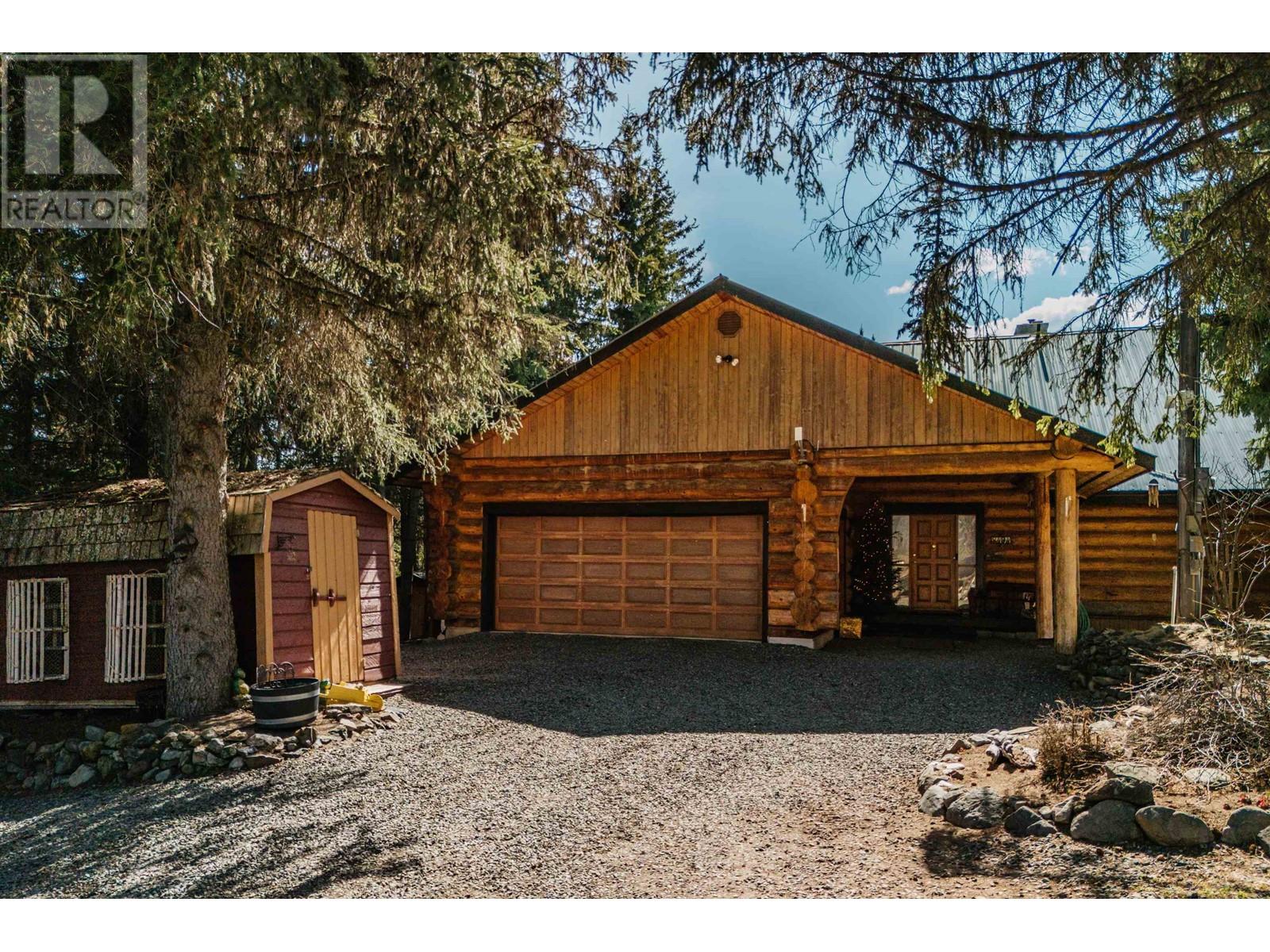 8494 GERALD CRESCENT, 100 Mile House