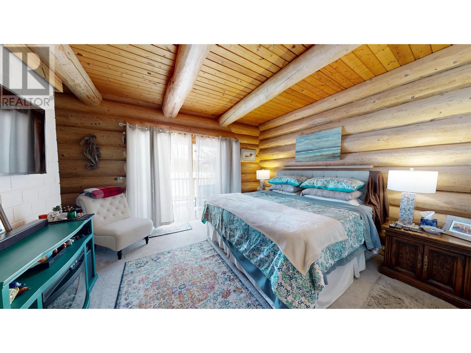 8494 GERALD CRESCENT, 100 Mile House
