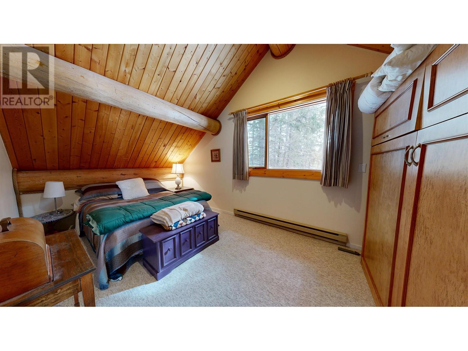 8494 GERALD CRESCENT, 100 Mile House