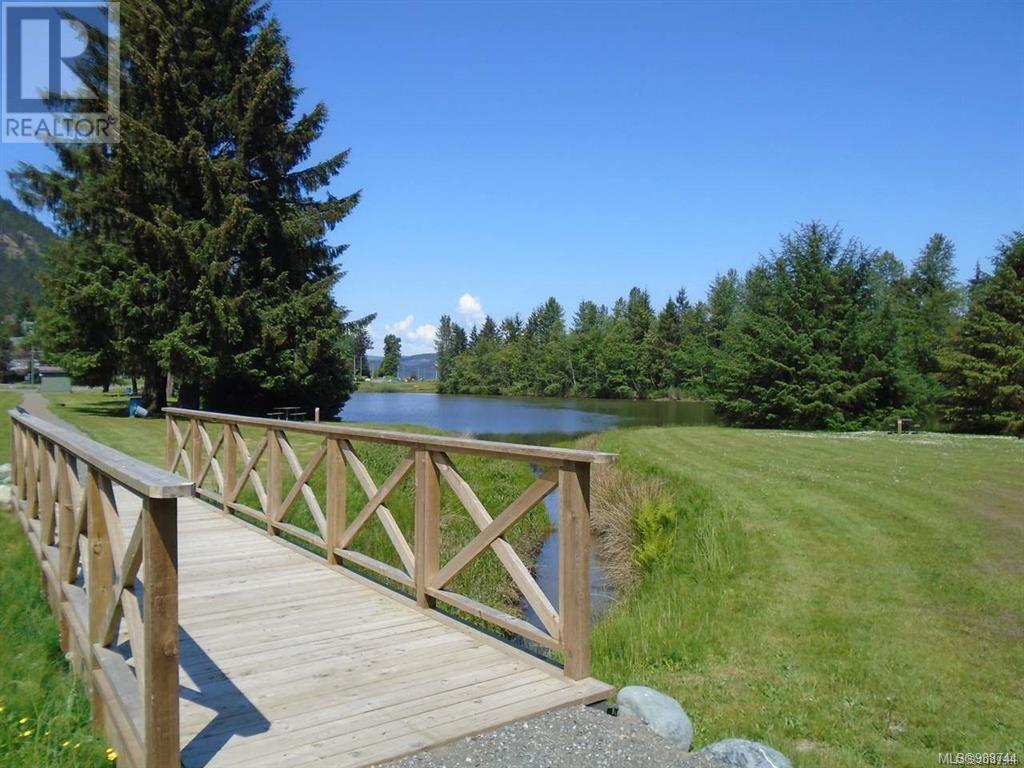 Photo 9 of 205 611 Macmillan Dr, Sayward BC