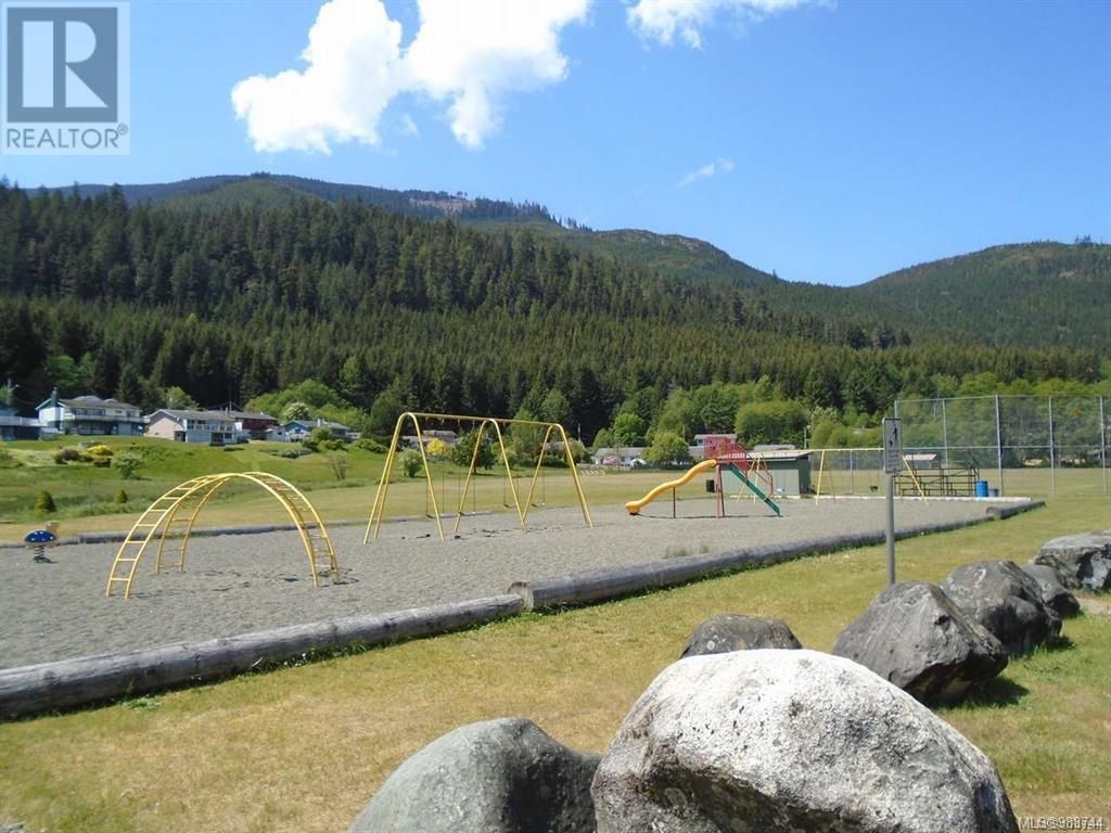Photo 12 of 205 611 Macmillan Dr, Sayward BC