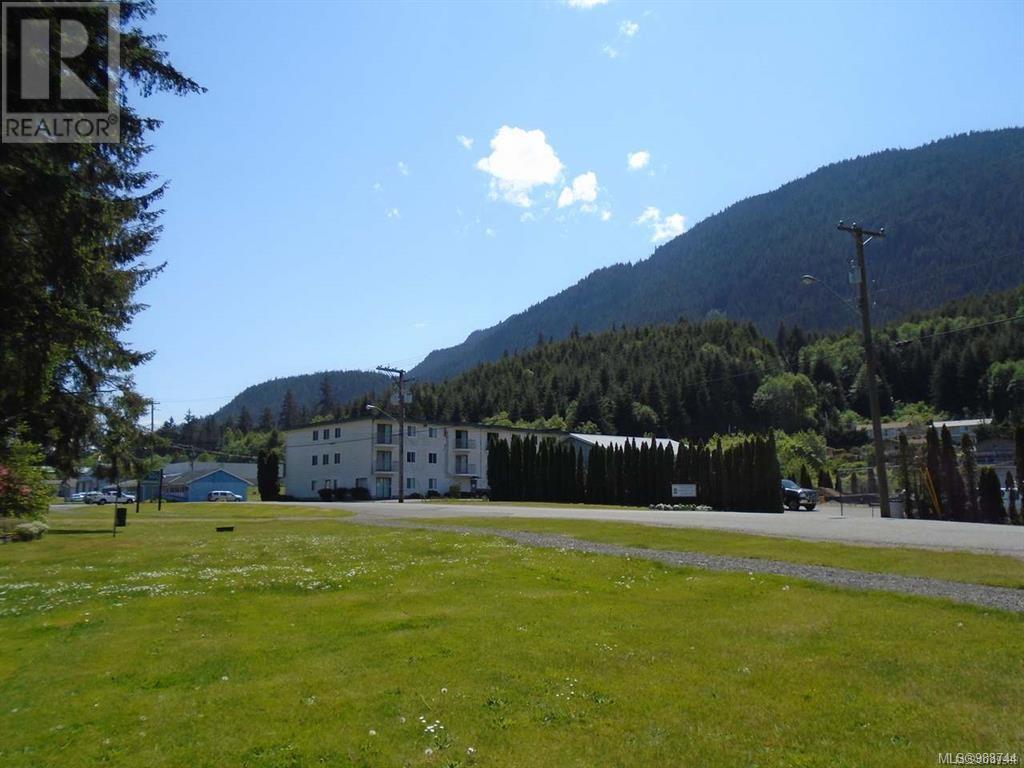 Photo 2 of 205 611 Macmillan Dr, Sayward BC