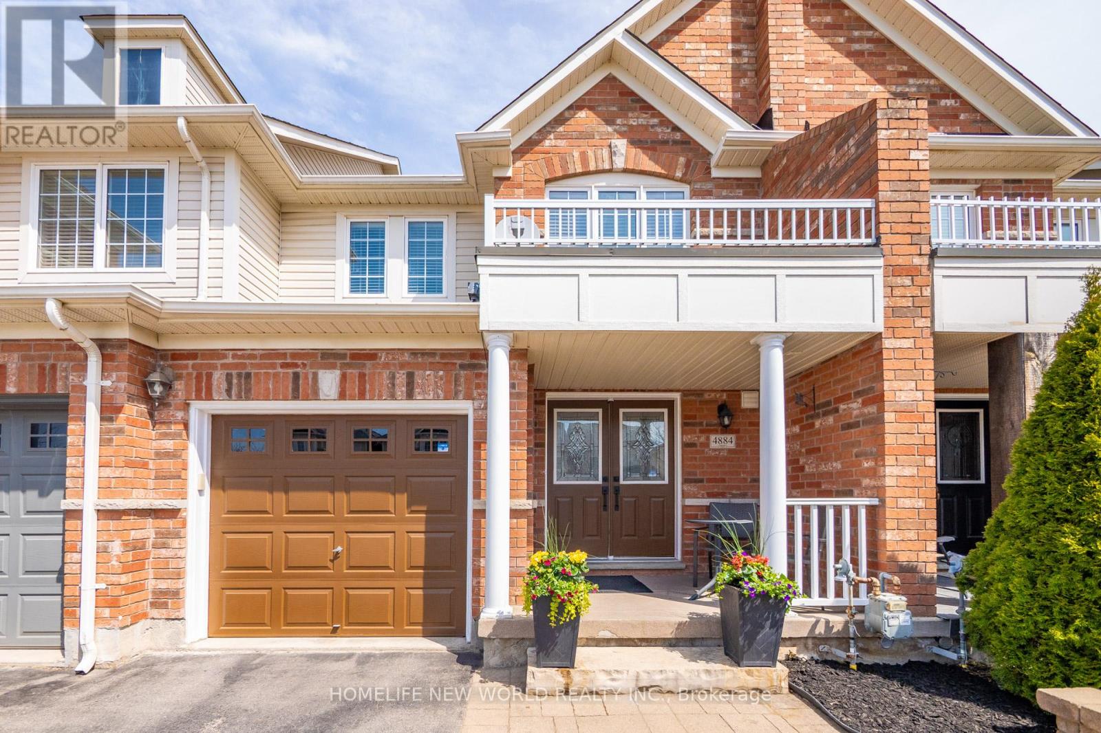 Photo 4 of 4884 Capri Crescent, Burlington ON