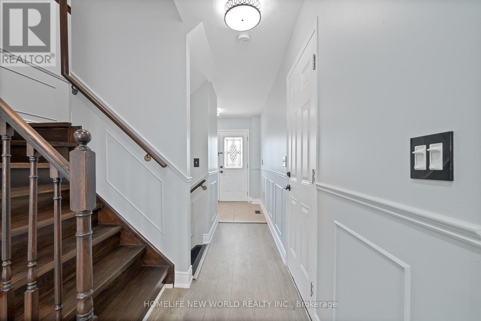 Photo 14 of 4884 Capri Crescent, Burlington ON