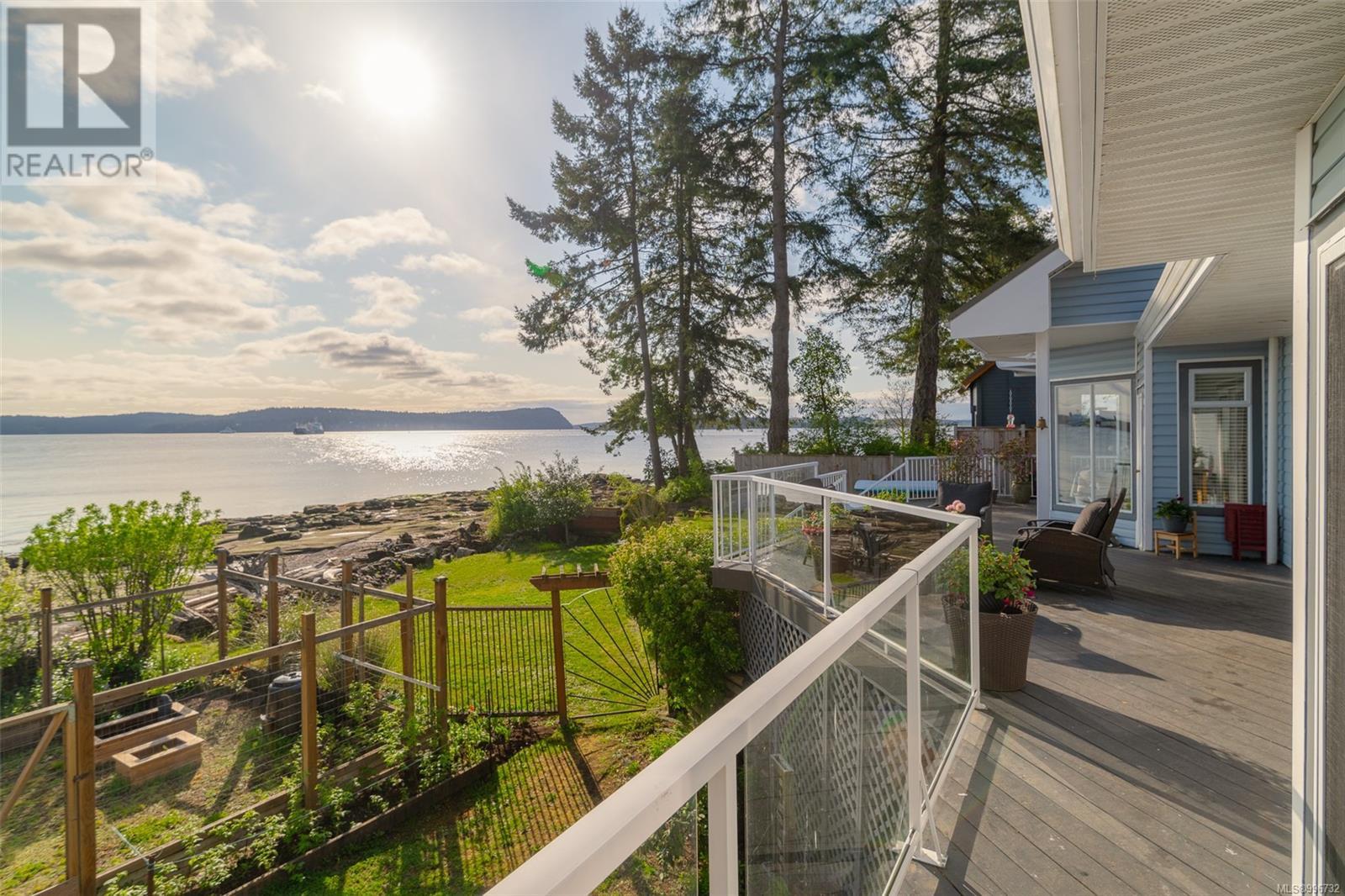 192 Captain Morgans Blvd, Protection Island